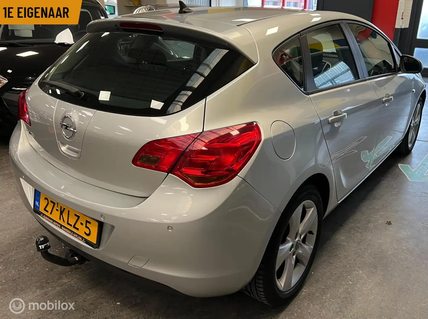 Opel Astra 1.6 Cosmo 1e Eigenaar - Navigatie - Airco Grau - 2