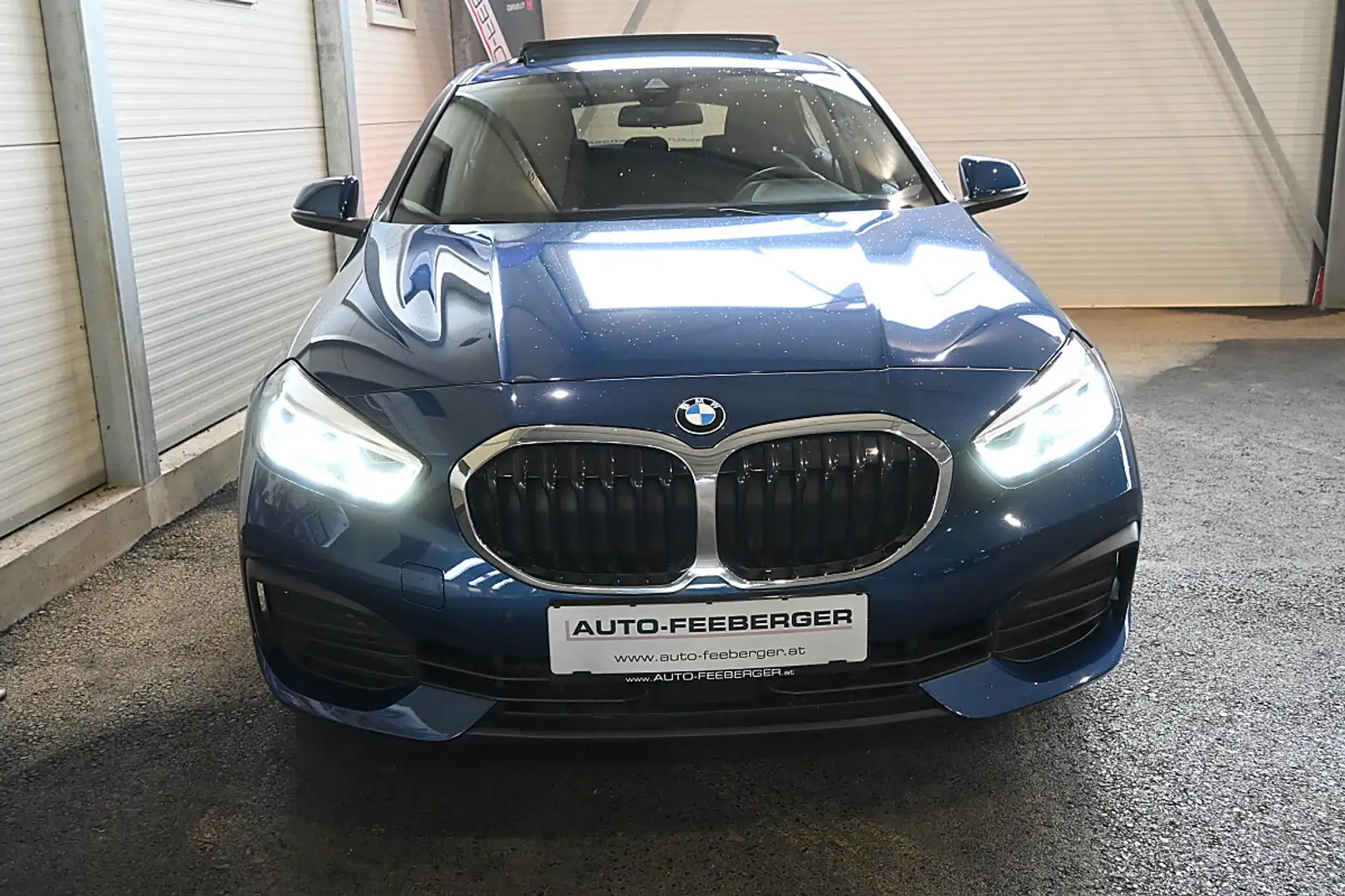 BMW 118 d Advantage 110 kW; Pano, Navi, Live-cockpit Blau - 2