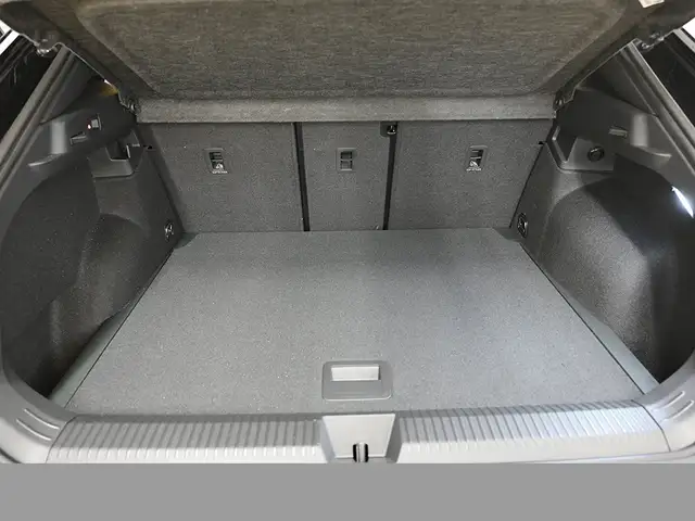 Volkswagen T-Roc view 8