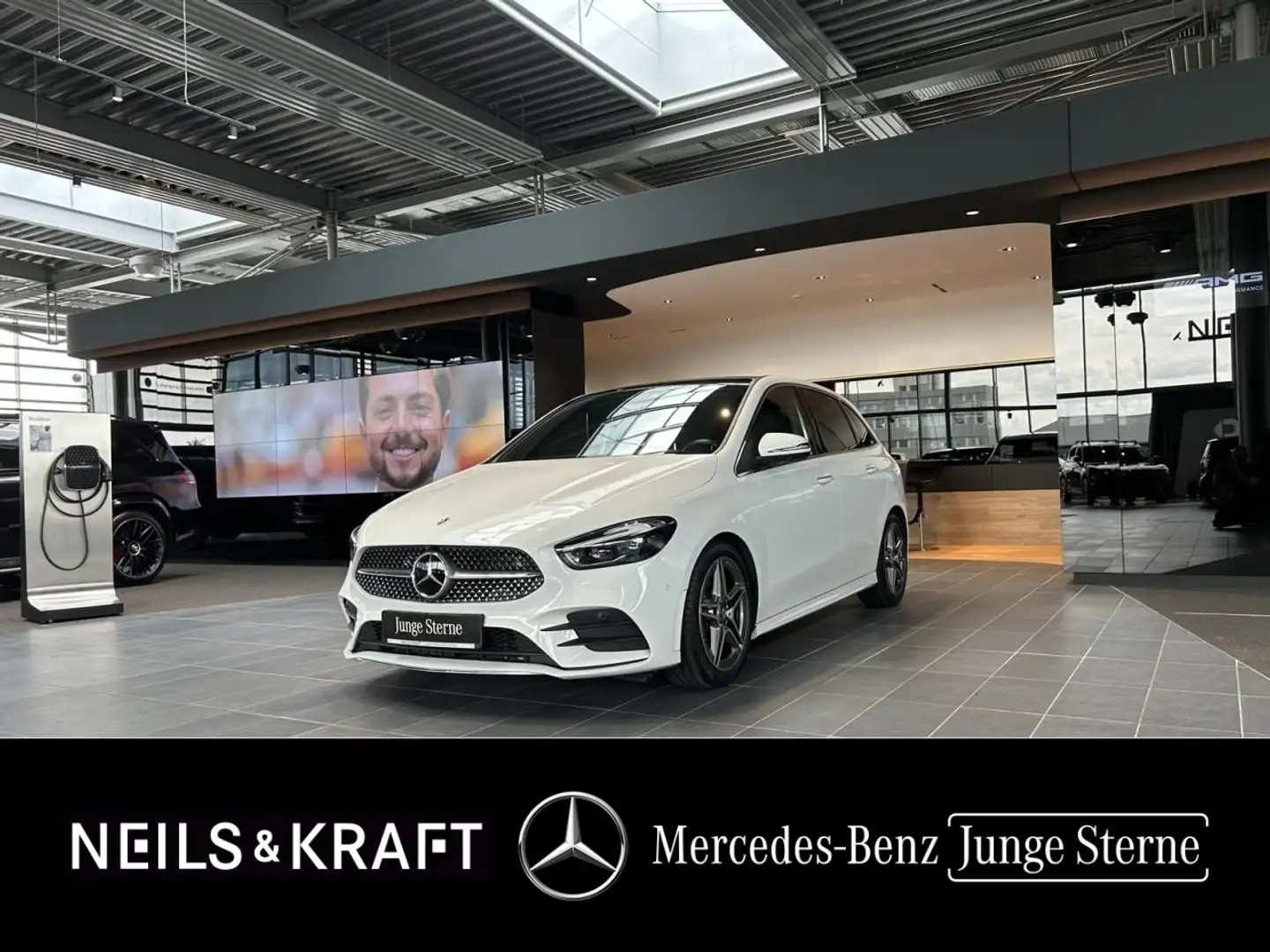 Mercedes-Benz B 200 AMG+MULTIBEAM+AMBIENTE+360+AHK+DISTRONIC Weiß - 1