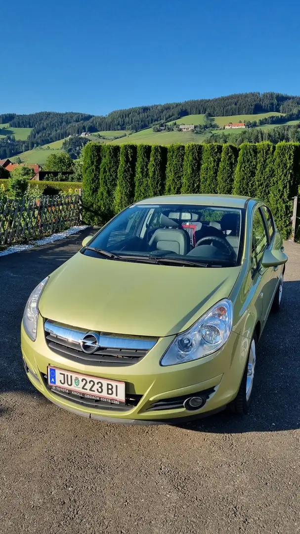 Opel Corsa Corsa 1,4 Edition Edition Grün - 1