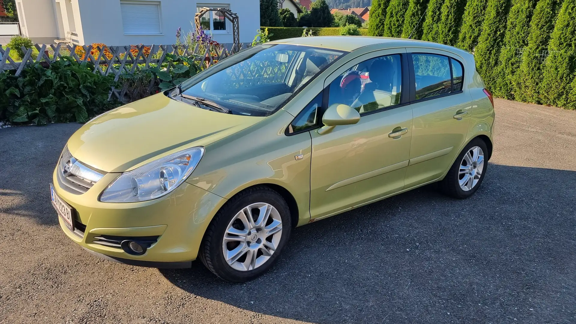 Opel Corsa Corsa 1,4 Edition Edition Grün - 2