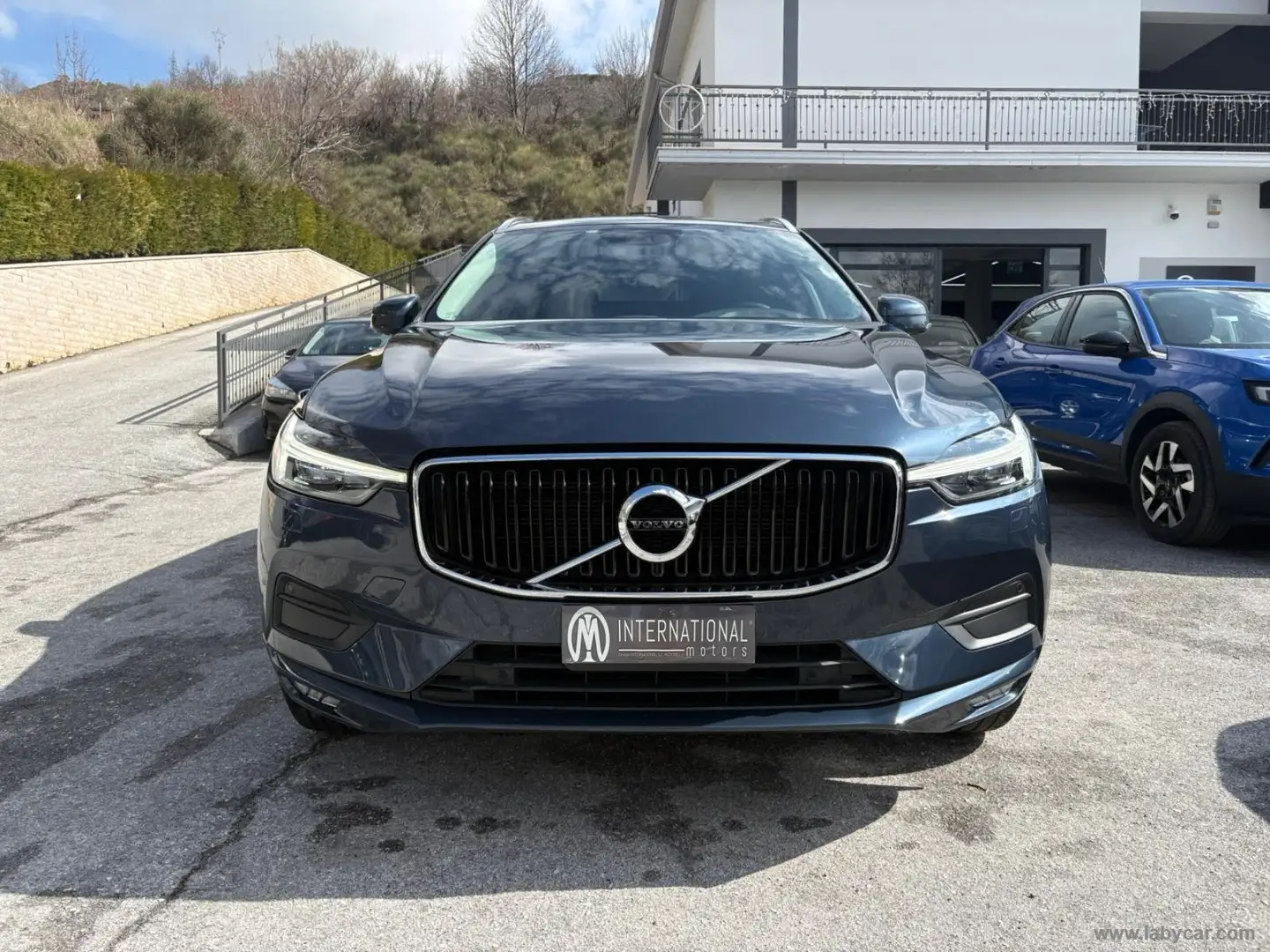 Volvo XC60 B4 Blau - 2