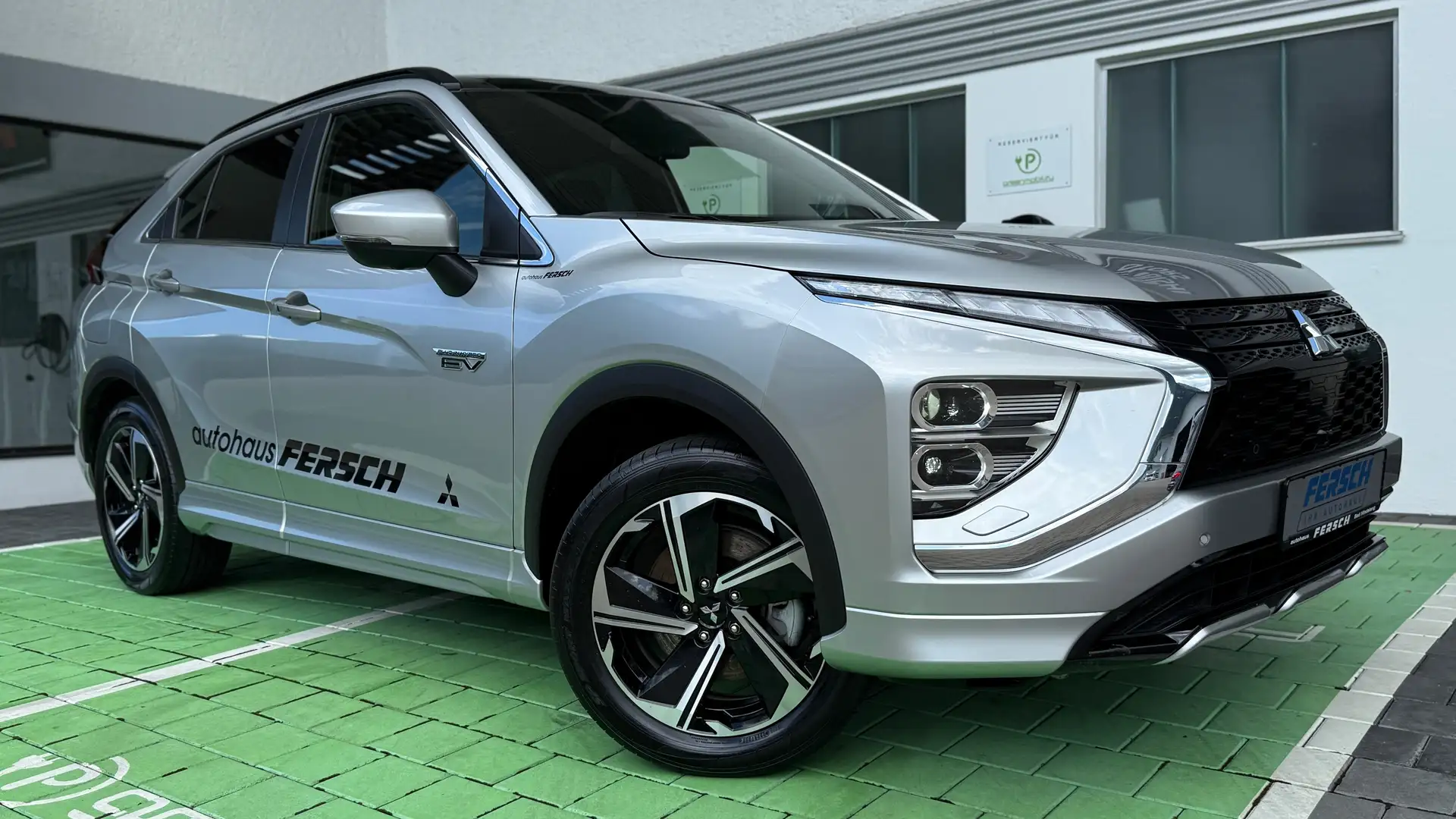 Mitsubishi Eclipse Cross PHEV Top Autom. 4x4 m. AHK u. Standheizung.SD Argent - 1
