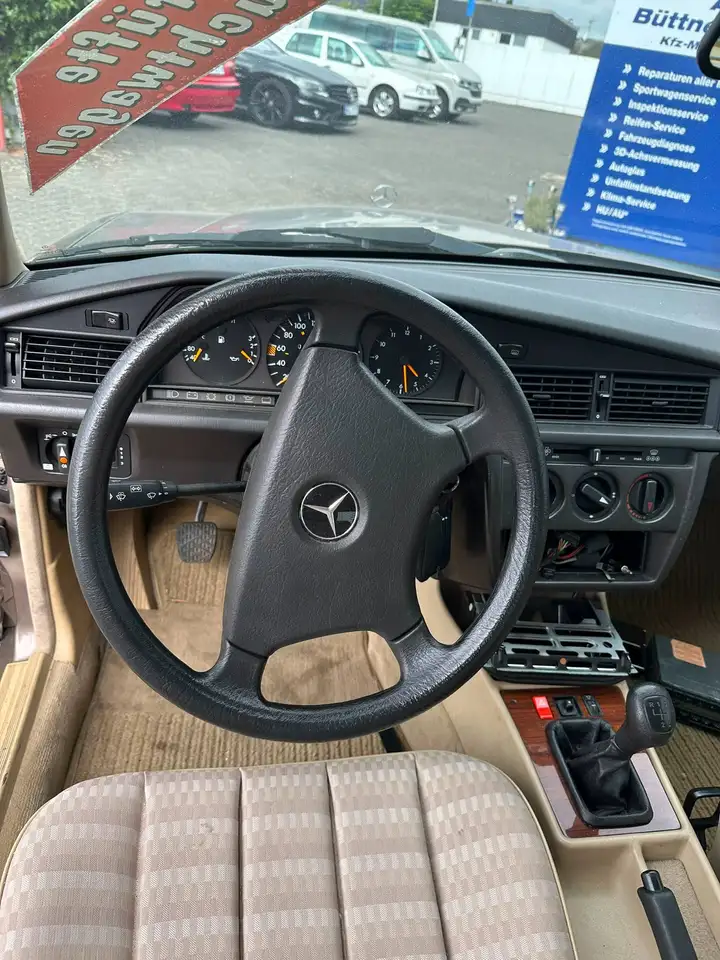 Mercedes-Benz 190 E 1.8, foto 6