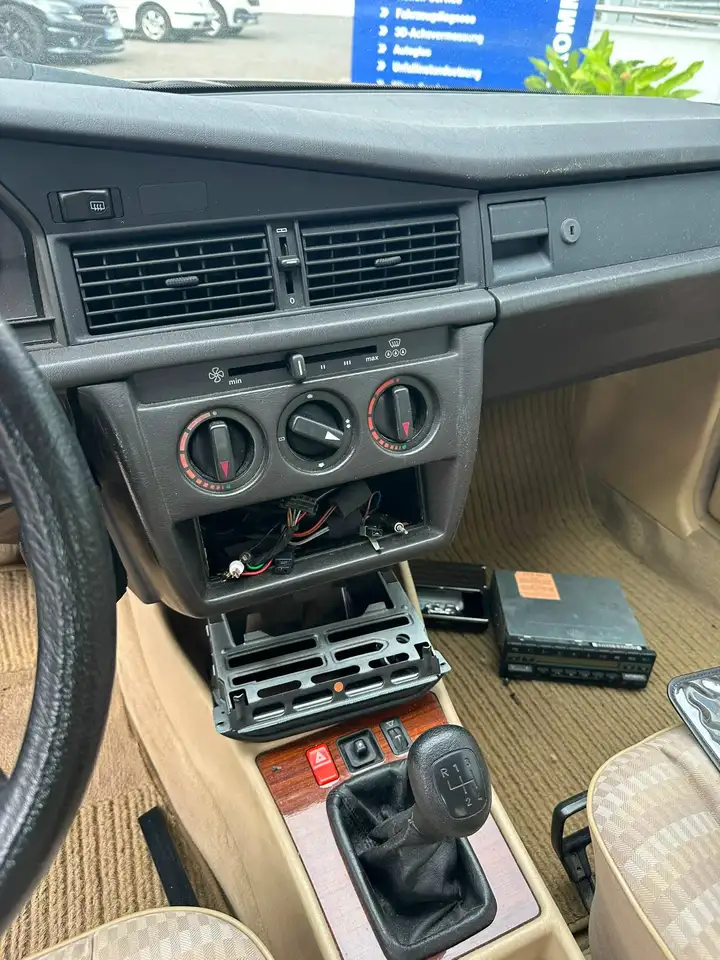 Mercedes-Benz 190 E 1.8, foto 8