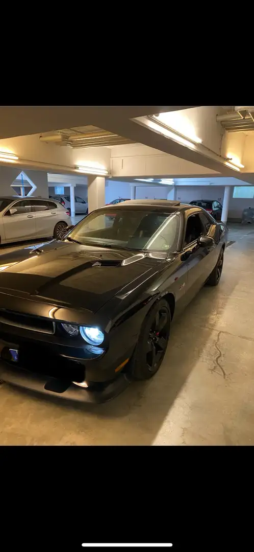 Dodge Challenger SRT 8, 6.4 HEMI Black - 2