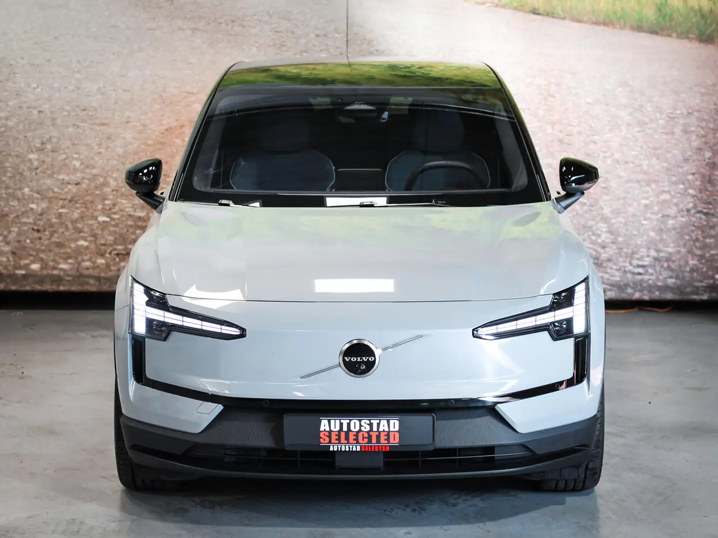 Volvo EX30 Performance Ultra Gri - 2