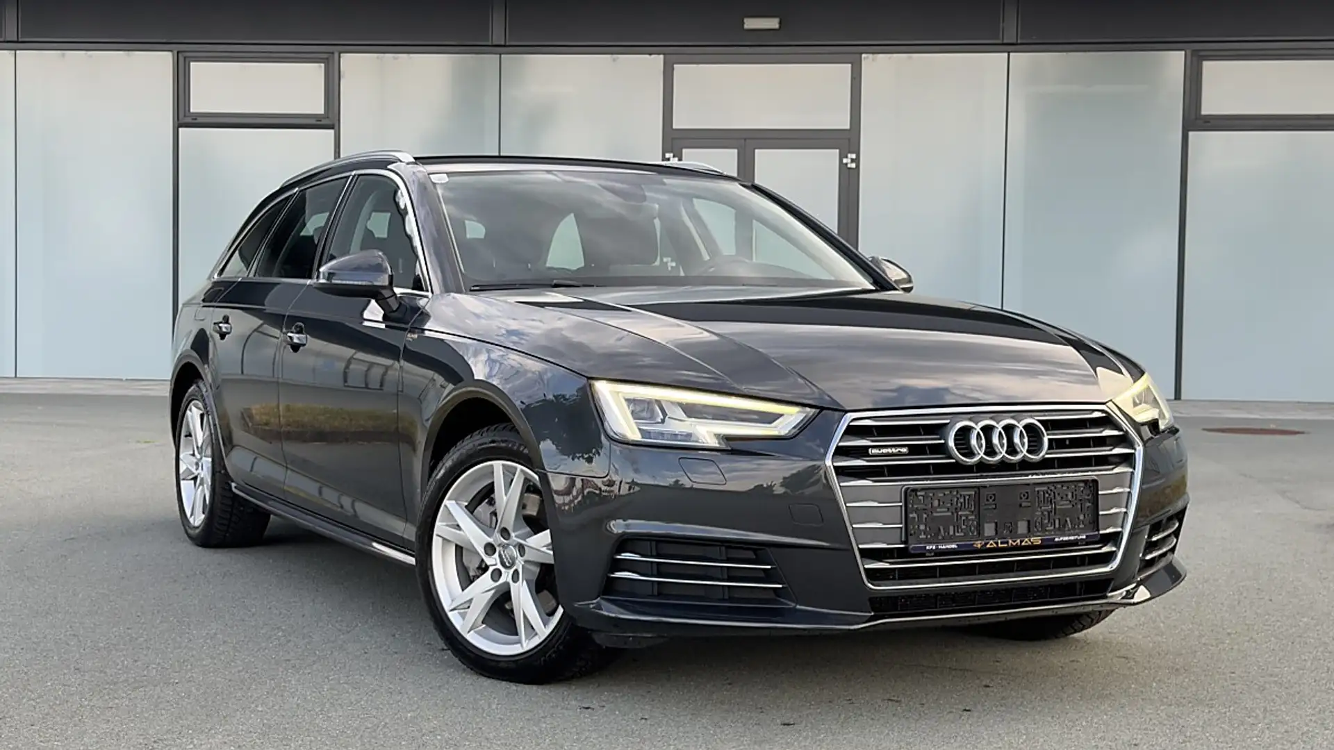 Audi A4 **VERKAUFT** 2.0 TDI Avant sport quattro Silber - 1