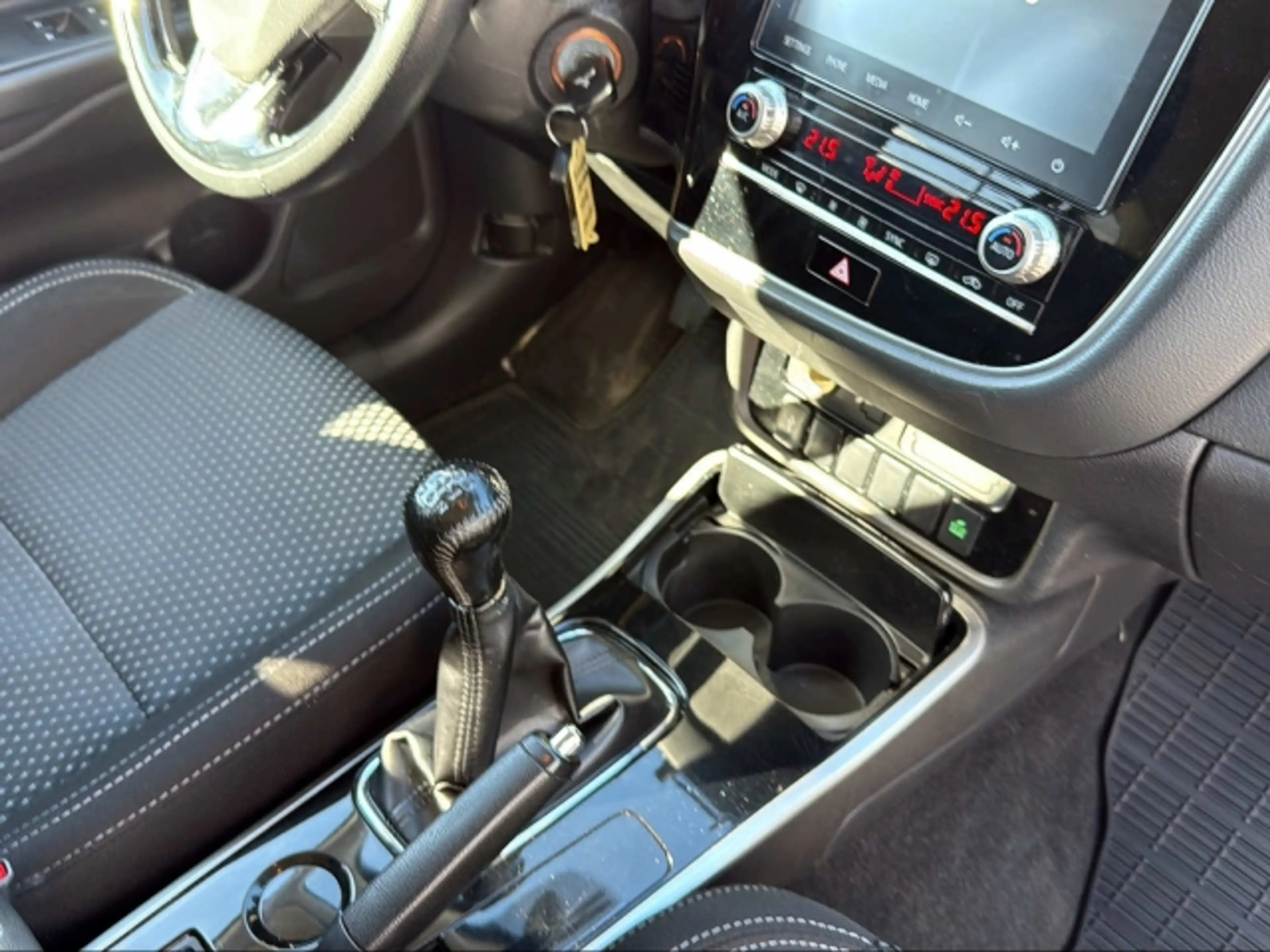 Mitsubishi Outlander 2,0 2WD AS&G — photo 12