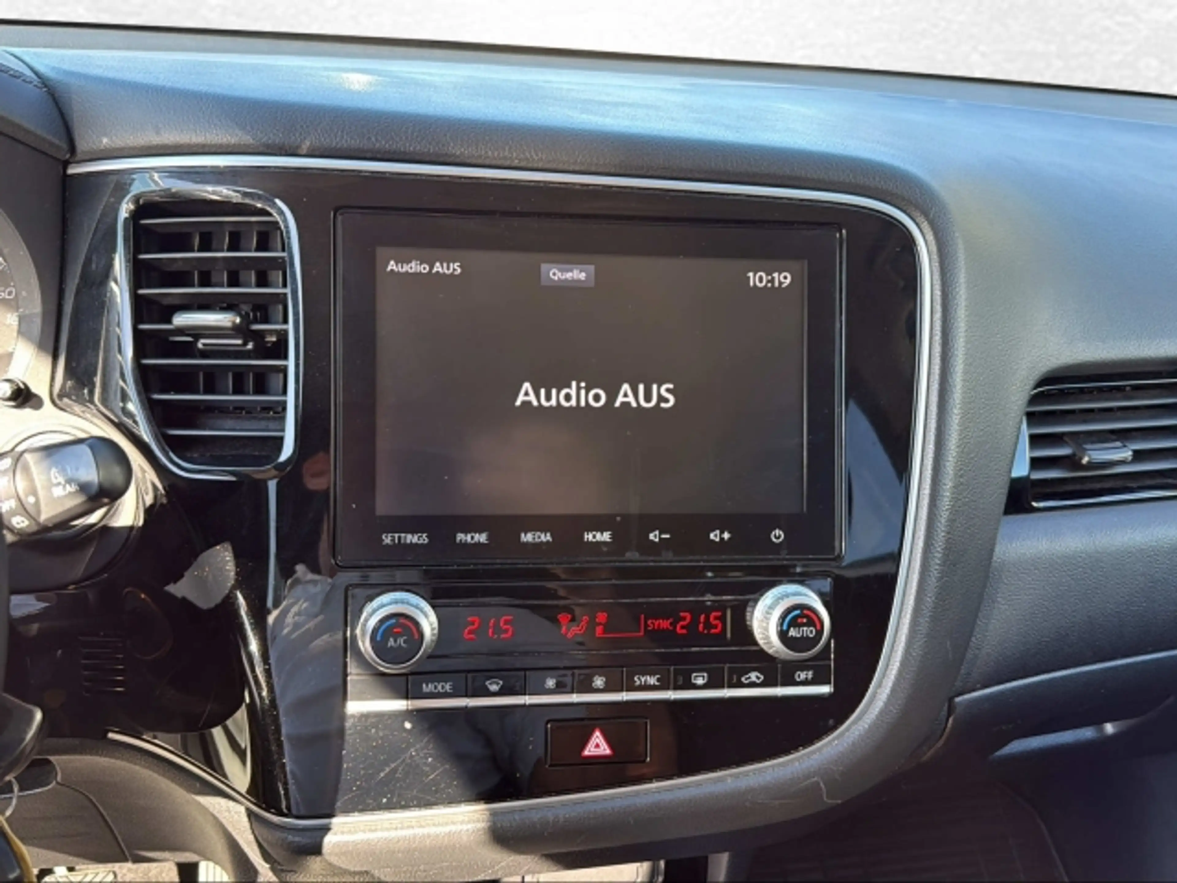 Mitsubishi Outlander 2,0 2WD AS&G — photo 10