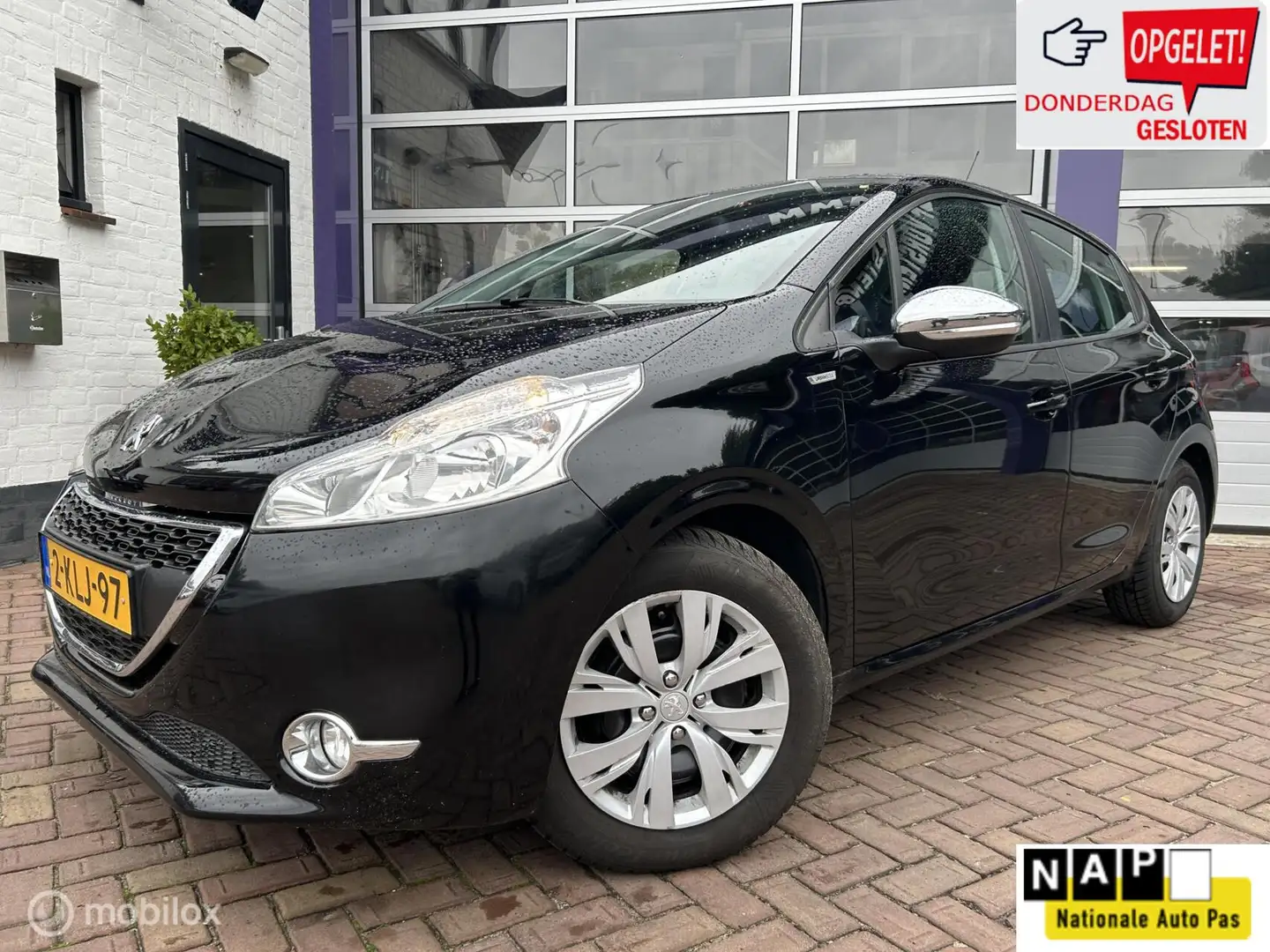 Peugeot 208 1.2 VTi Active * 5 DEURS * AIRCO * NAVIGATIE * Zwart - 1