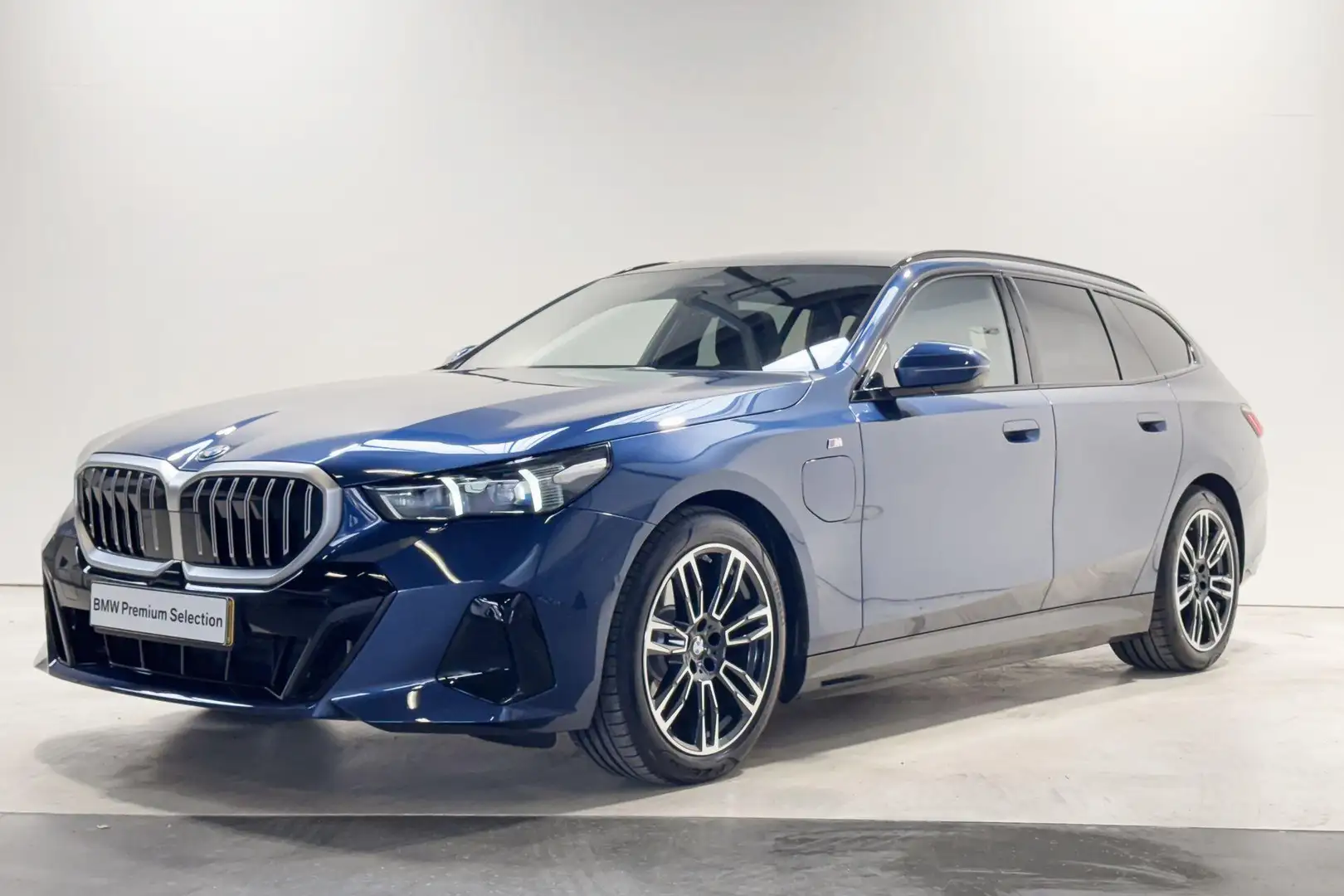 BMW 530 5 Serie Touring 530e M Sport Edition Bleu - 2