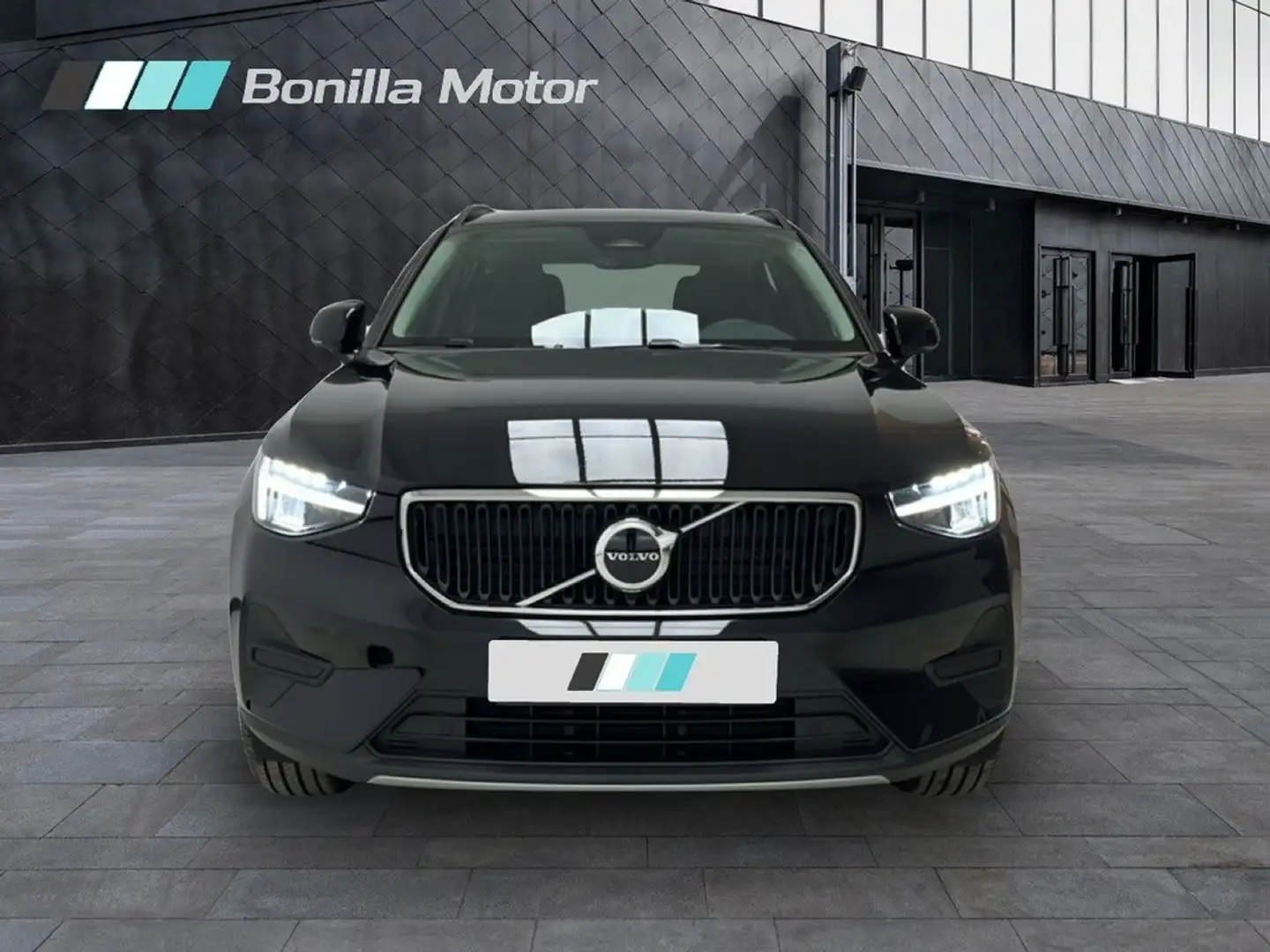 Volvo XC40 B3 Essential Aut. Negro - 2