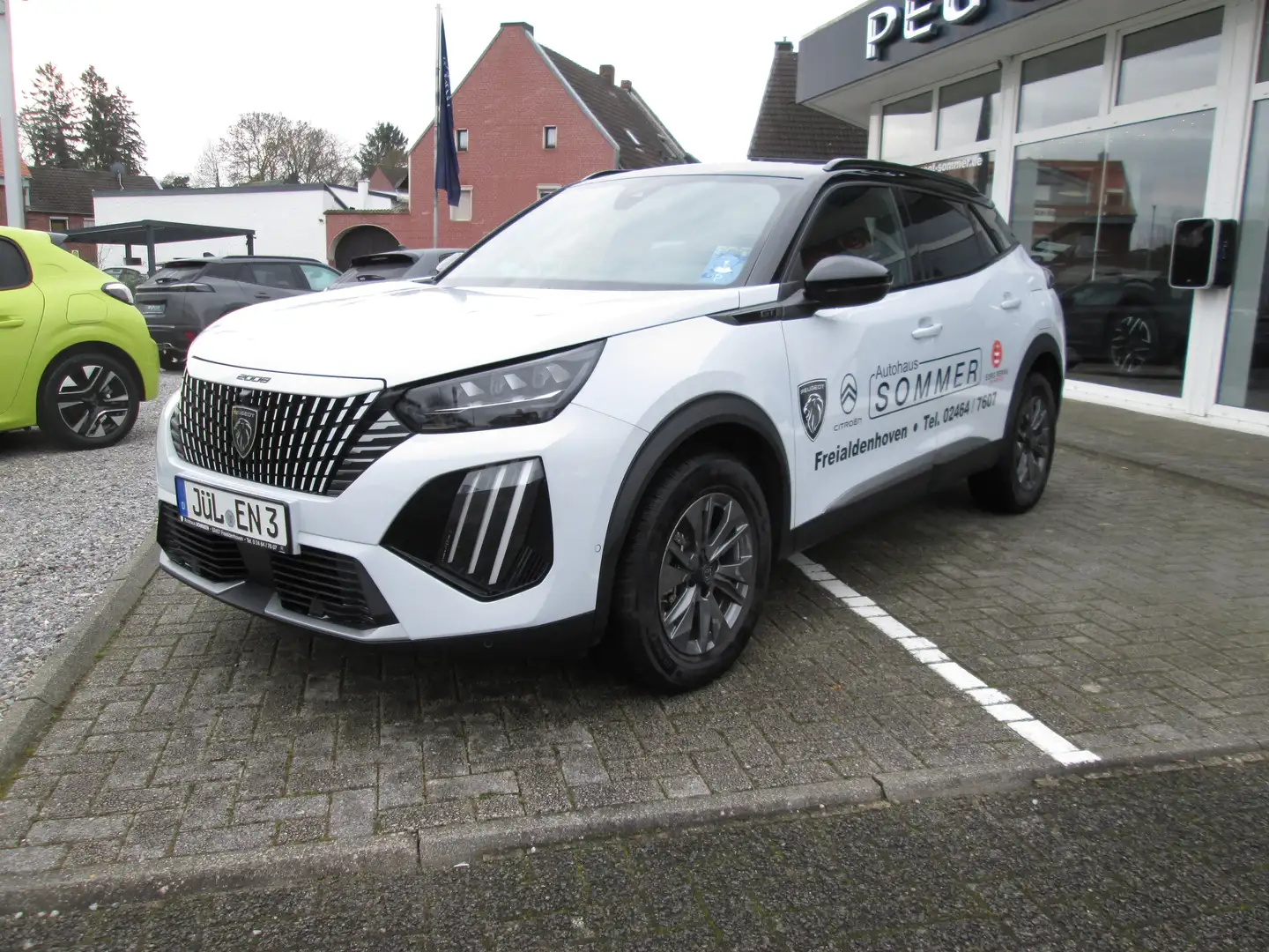 Peugeot 2008 GT Hybrid 145 DC6E sehr gute Ausstattung Weiß - 1