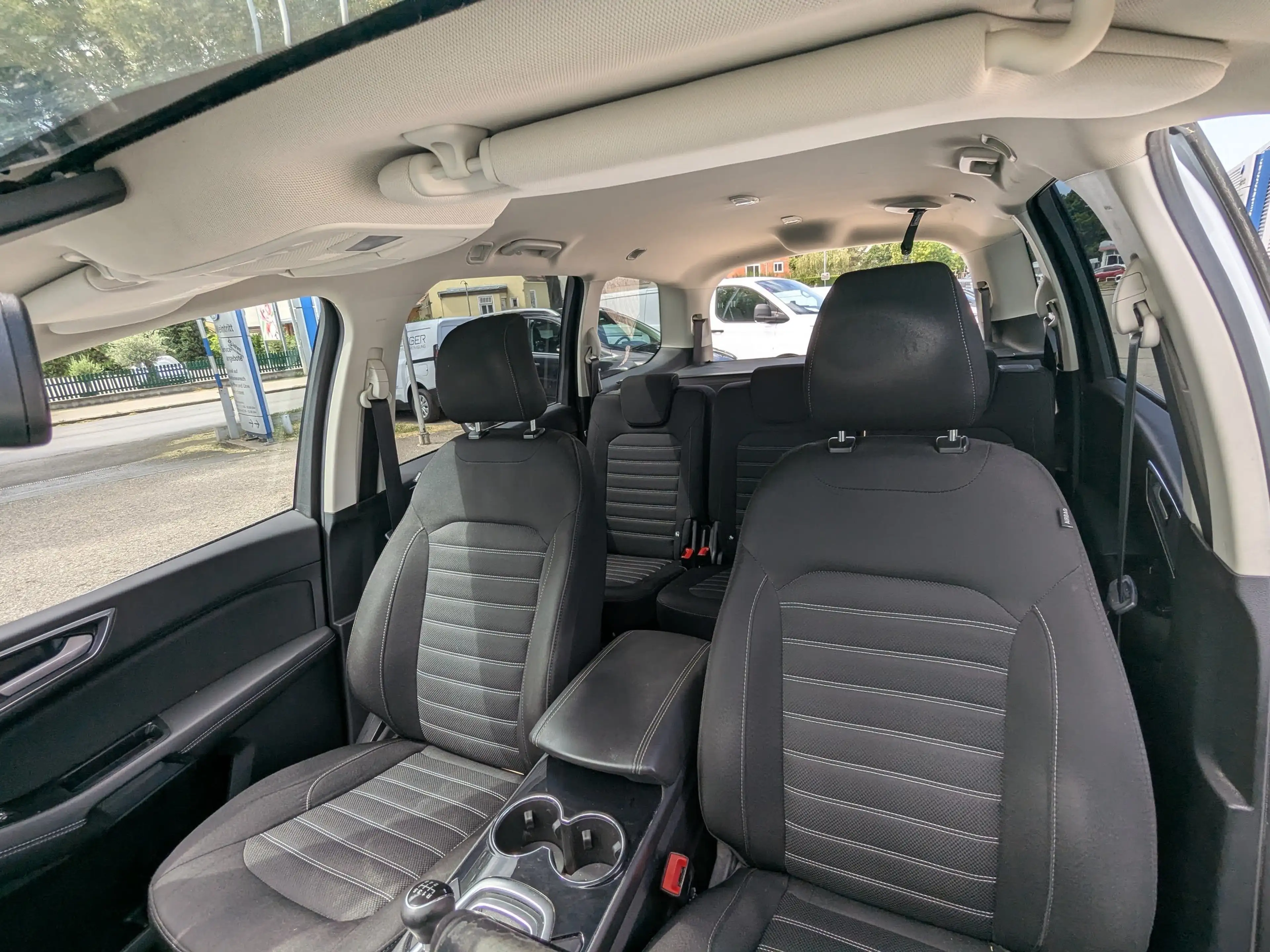 Ford Galaxy Titanium — photo 10