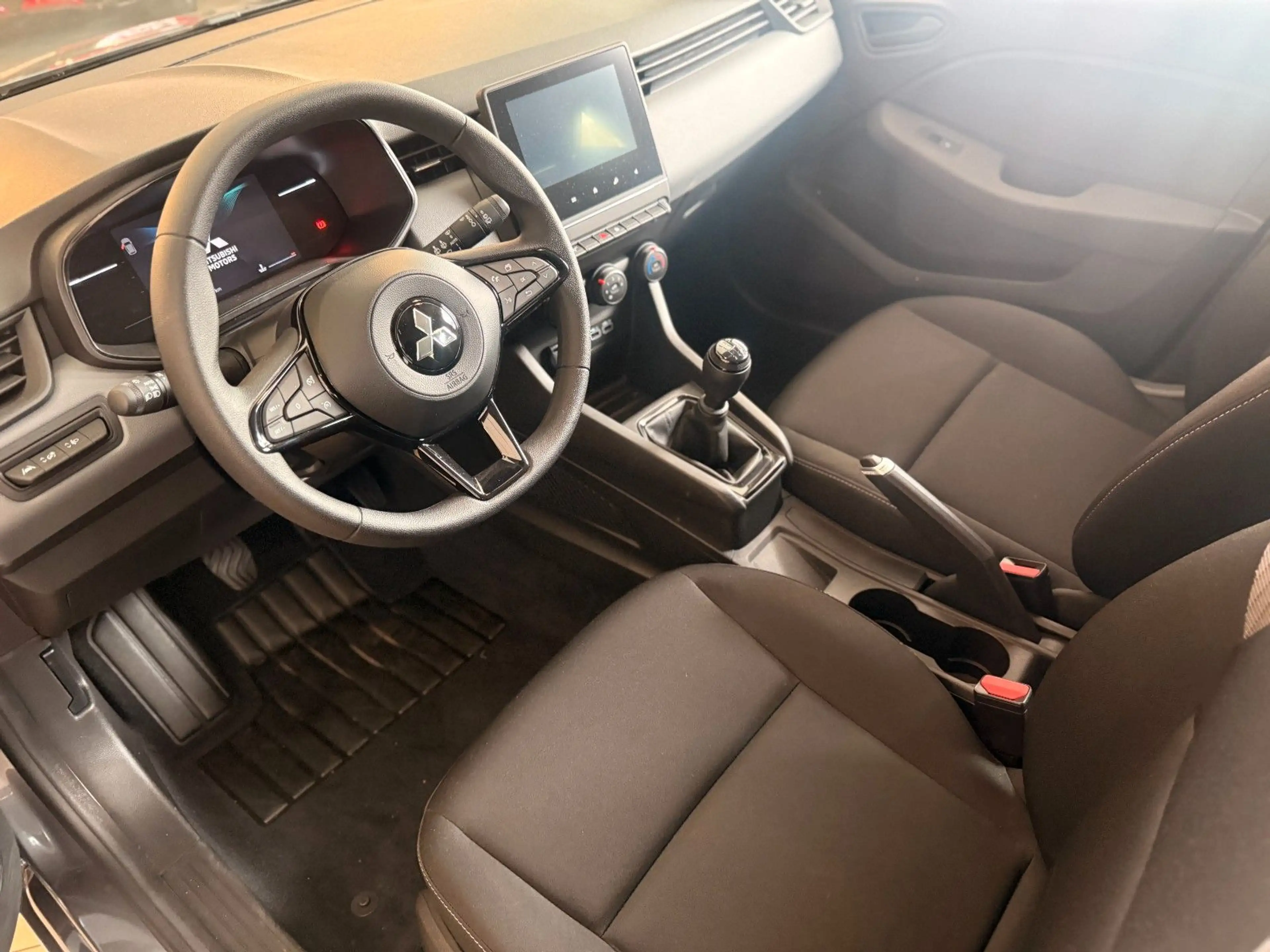 Mitsubishi Colt Basis — photo 11