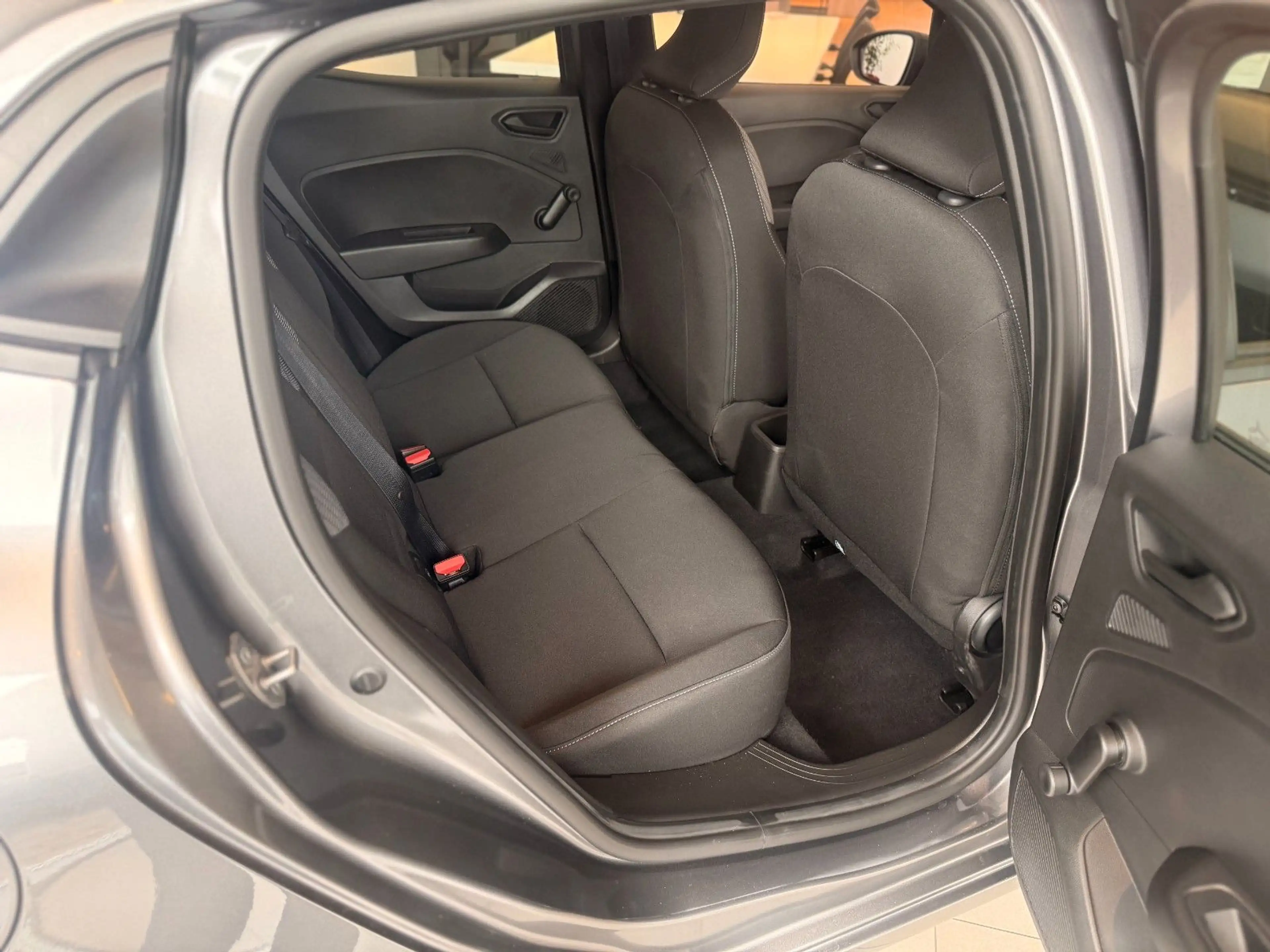 Mitsubishi Colt Basis — photo 9