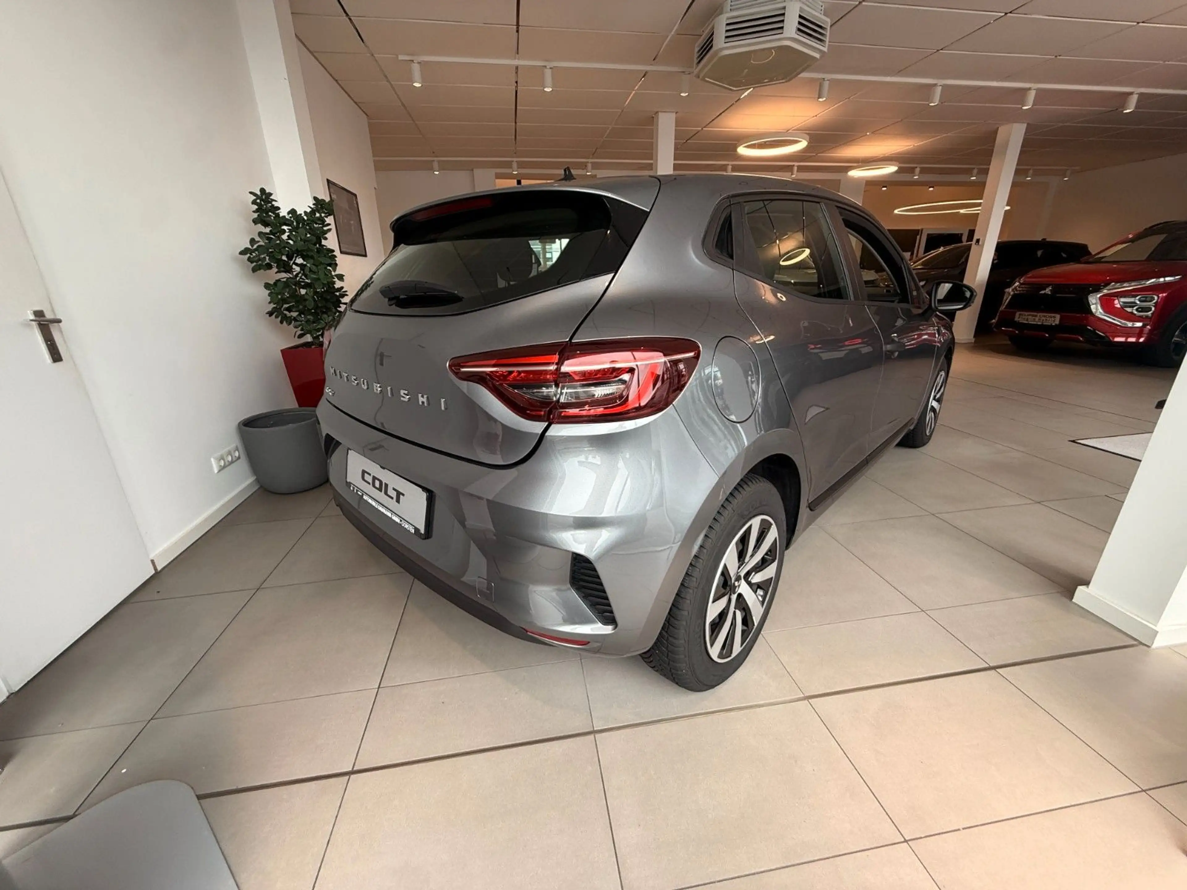 Mitsubishi Colt Basis — photo 5