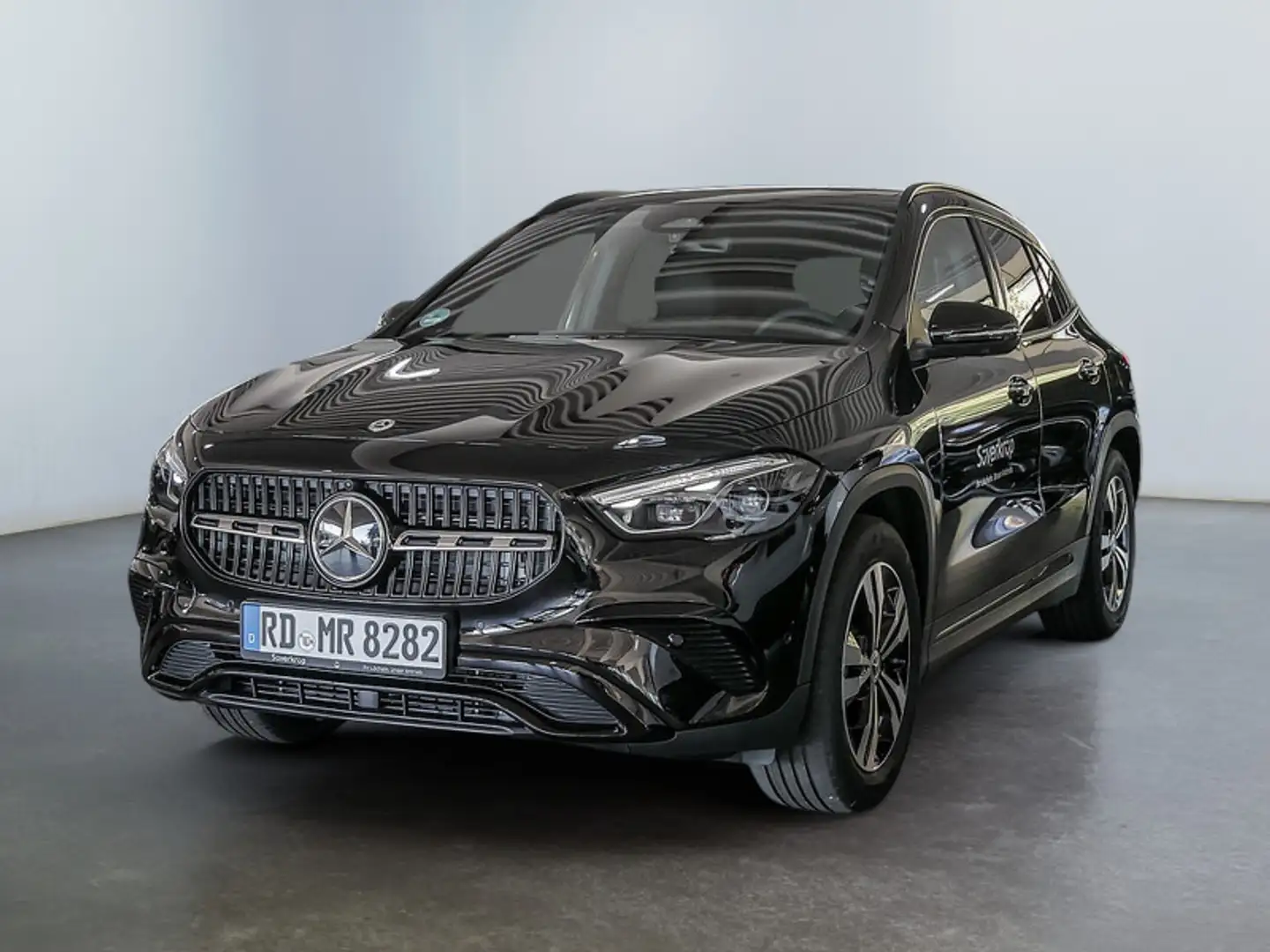 Mercedes-Benz GLA 200 NIGHT PROGRESSIVE MULTI 360 AHK DISTR Schwarz - 2
