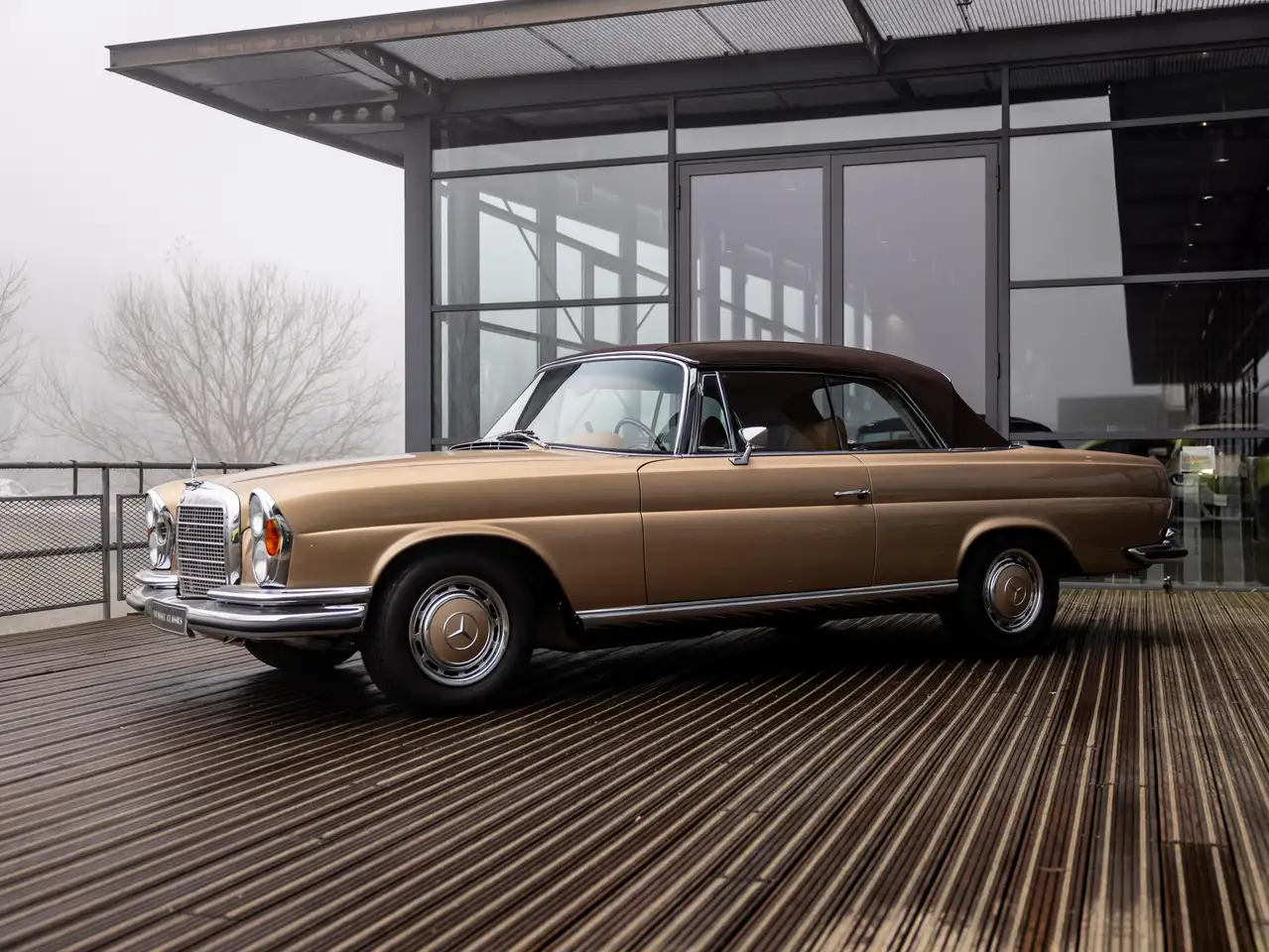 Mercedes-Benz 280 SE 3.5 W111 Cabriolet, foto 2