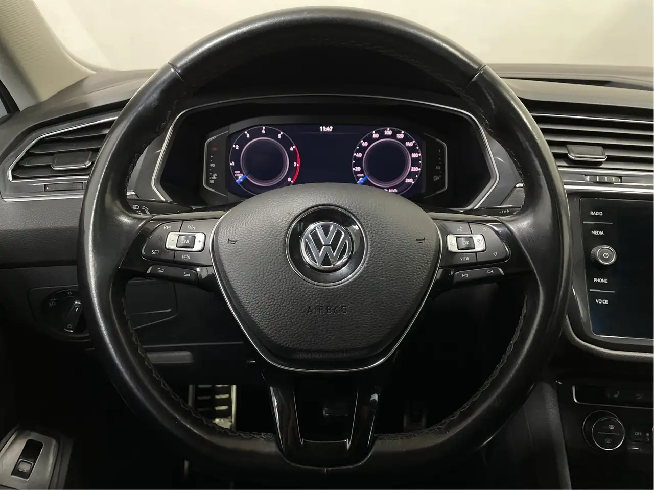 Volkswagen Tiguan photo Volkswagen Tiguan