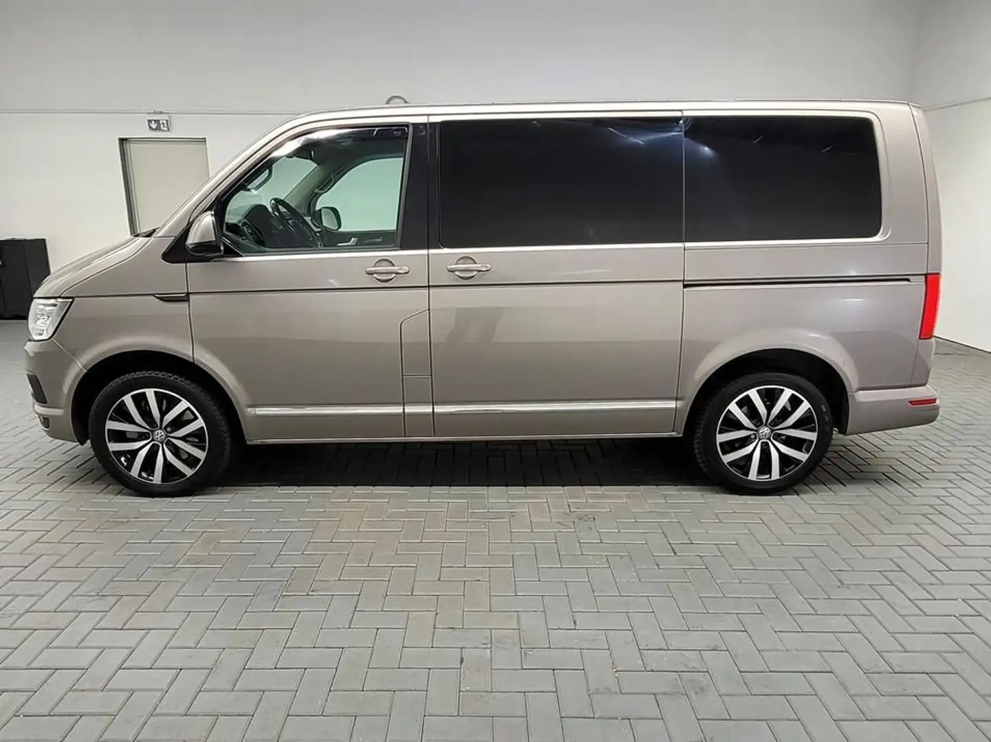 Volkswagen T6 Multivan Highline LED/Navi/AHK/Standhzg/RFK/1 Beige - 2