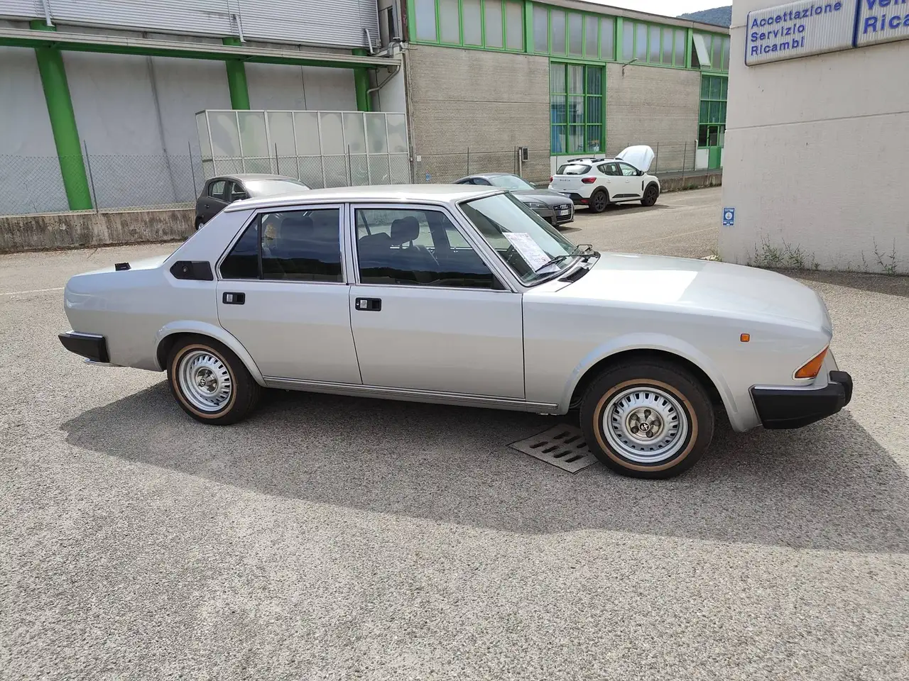 Alfa Romeo Alfa 6 2.5 6 Cilindri Busso, foto 3