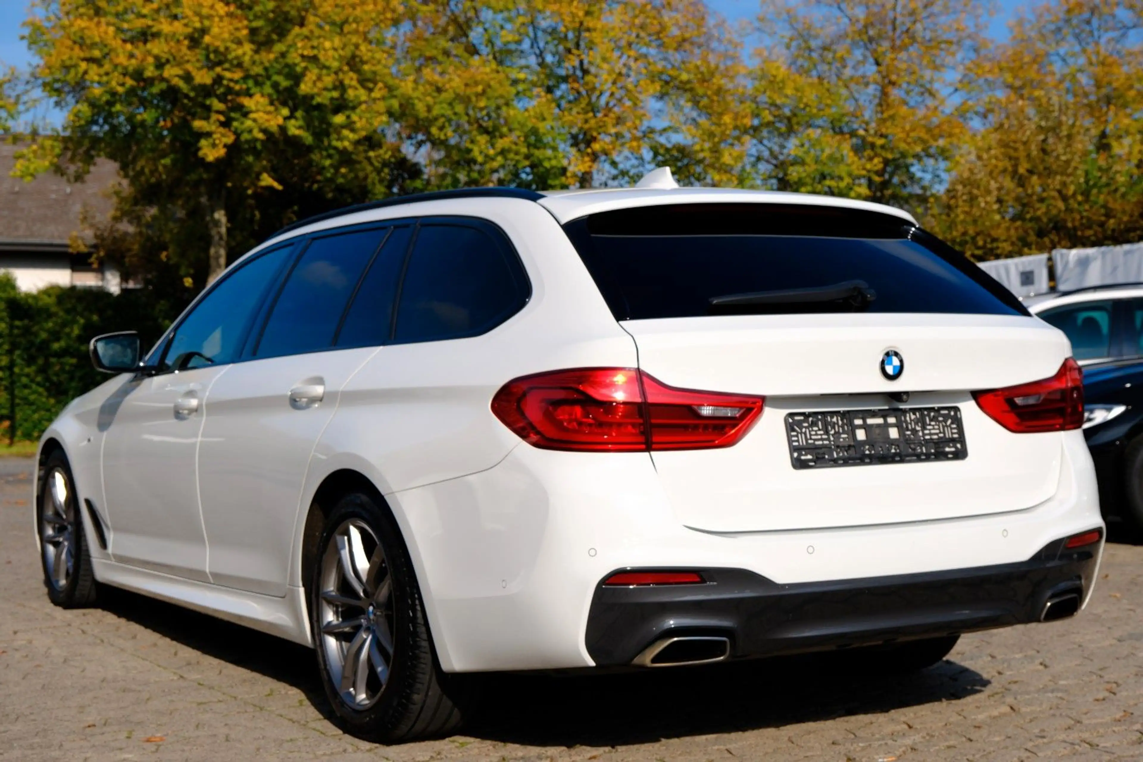 BMW 530 d Touring xDrive M Sport LED CAM HiFi Alcanta — photo 7