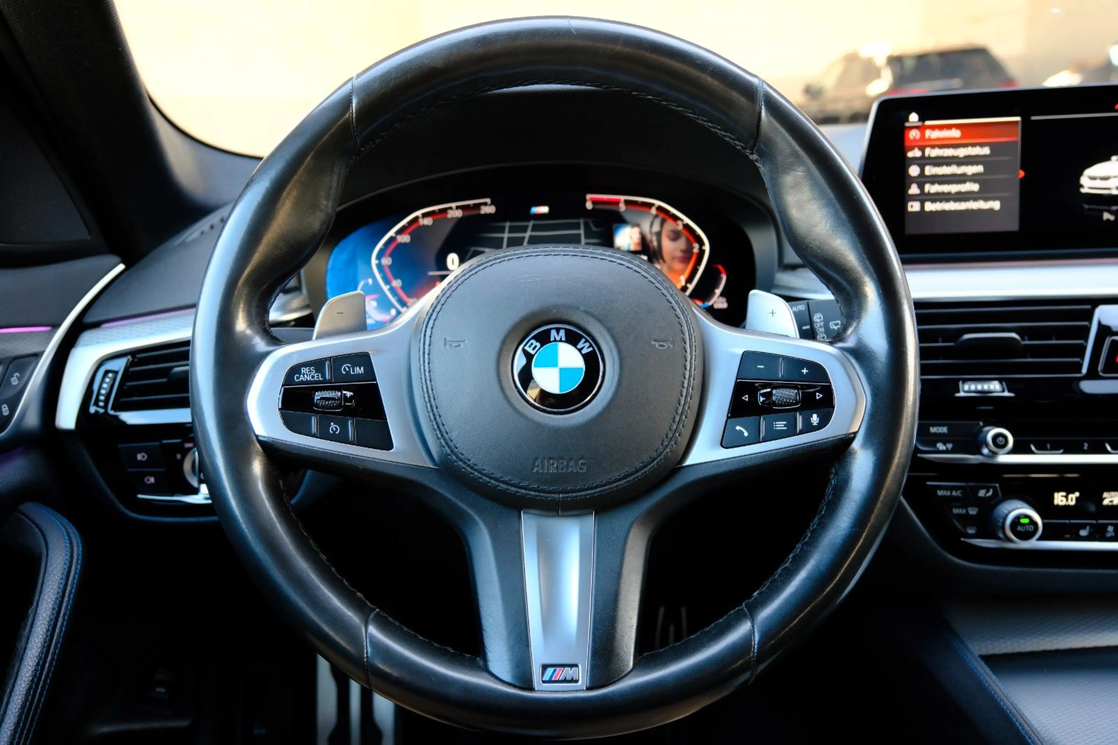 BMW 530 d Touring xDrive M Sport LED CAM HiFi Alcanta — photo 15
