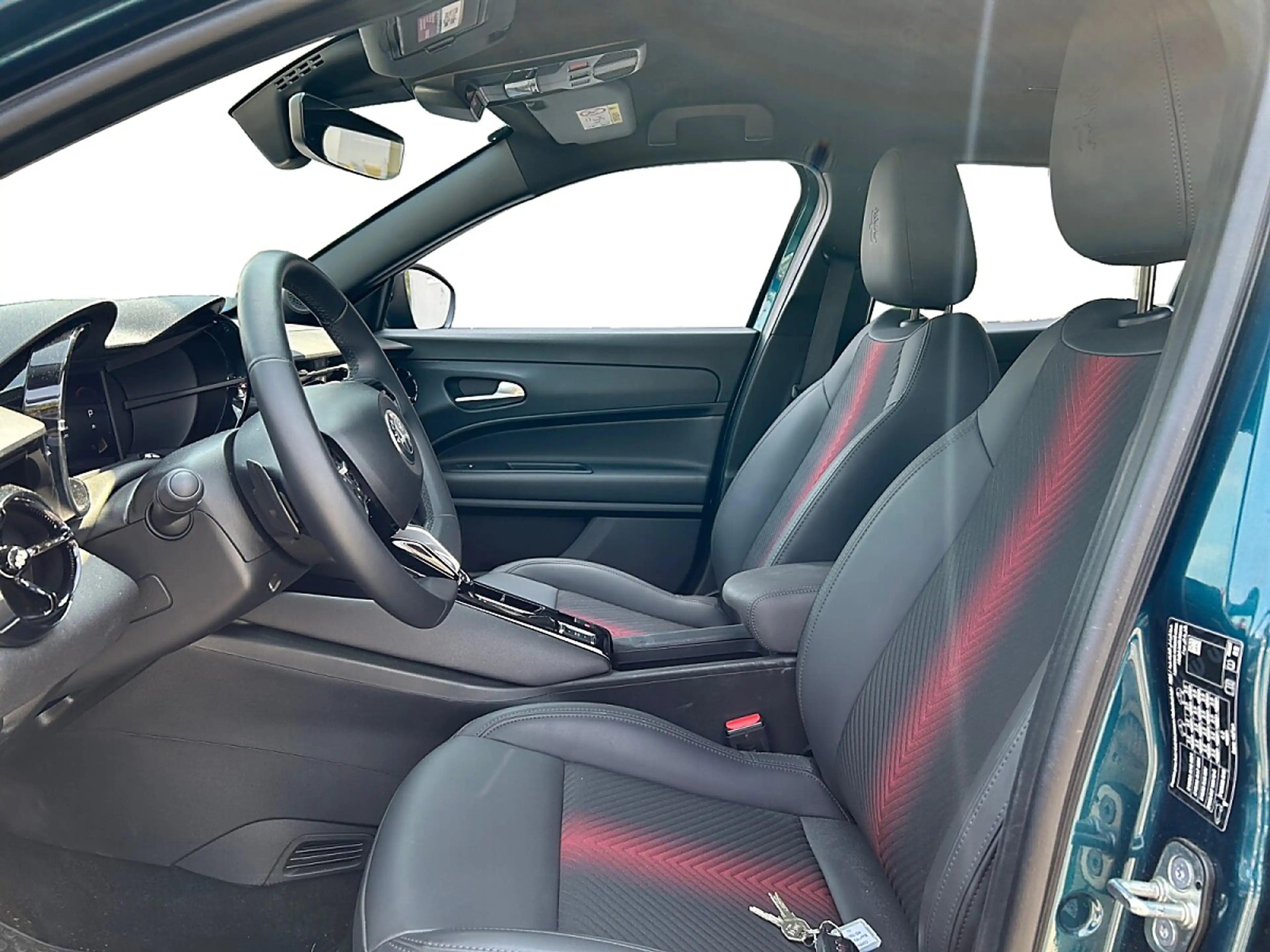 Alfa Romeo Junior 1.2 MHEV 100kW Speciale e-DCT6 Ibrid Automatik — photo 9
