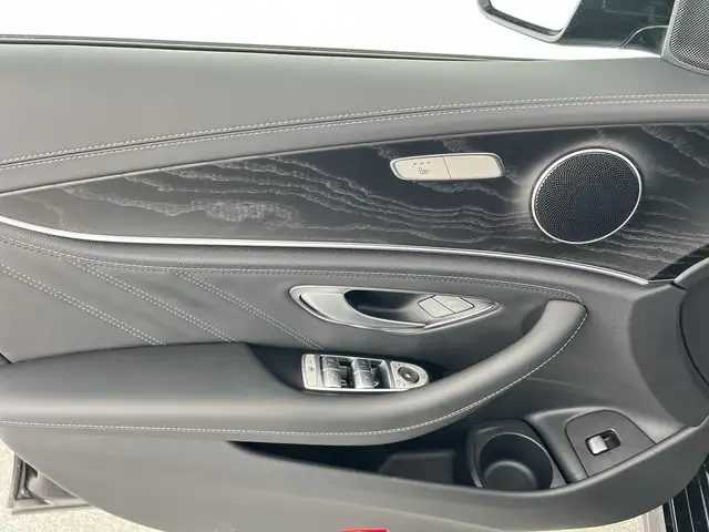 Mercedes-Benz E-Class view 10