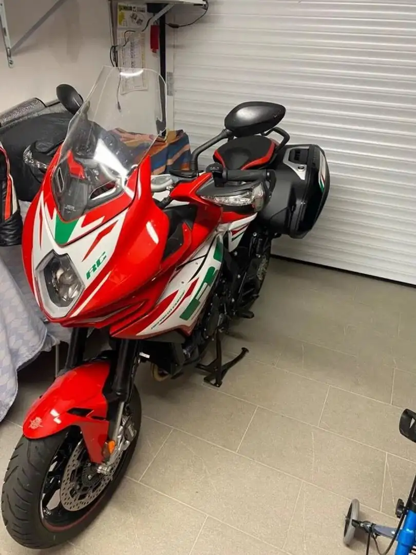 MV Agusta Turismo Veloce RC Rouge - 1
