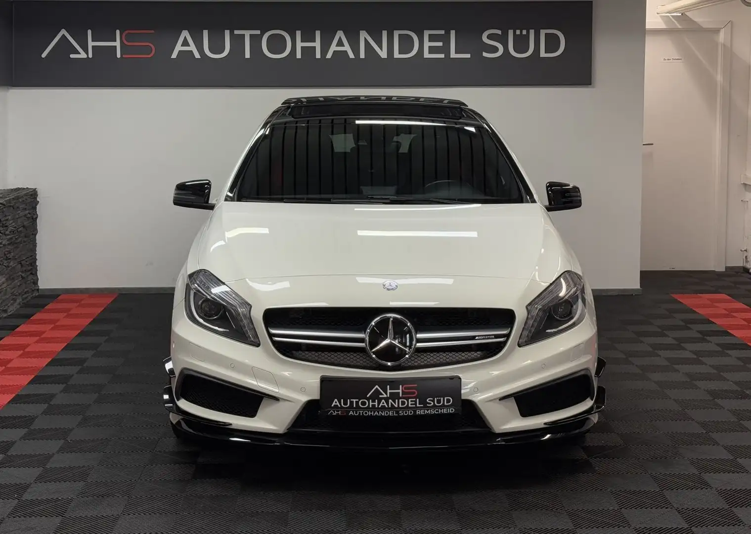 Mercedes-Benz A 45 AMG 4M*S.ABGAS*PANO*H.KARDON* Weiß - 2