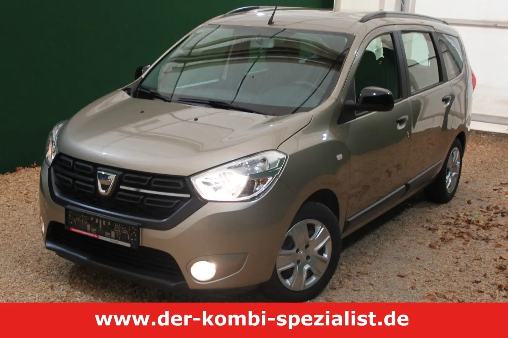 Dacia Lodgy TCe 100 Comfort/ AHK/ 6-Gang/ nur 55 tkm Beige - 1