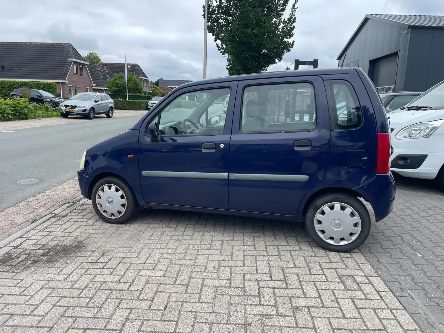 Opel Agila 1.2-16V Comfort Azul - 2