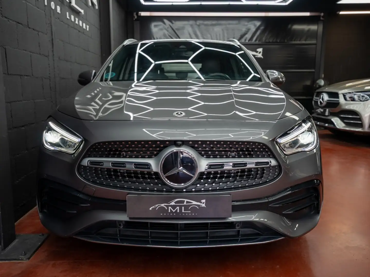 Mercedes-Benz GLA 200 200d 8G-DCT Gris - 2