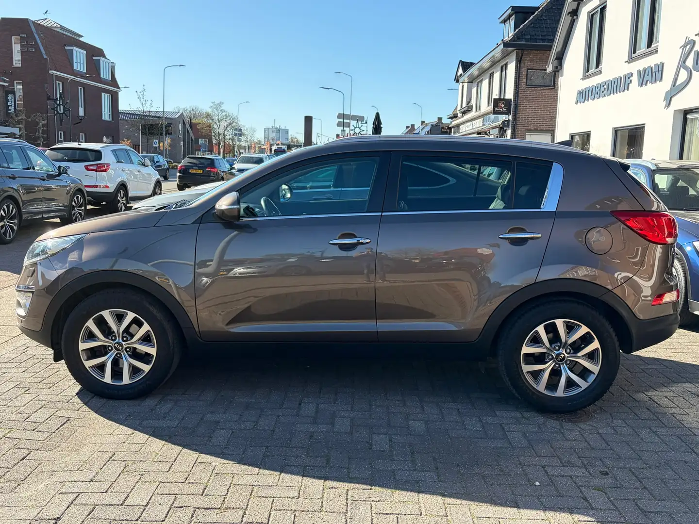 Kia Sportage 1.6 GDI ExecutiveLine, Schuif/kanteldak, Stoelverw Bruin - 2