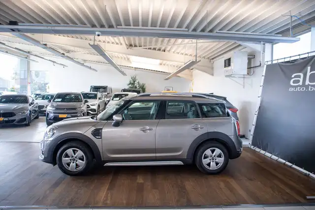 Mini Cooper Cooper view 6