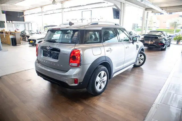 Mini Cooper Cooper view 5