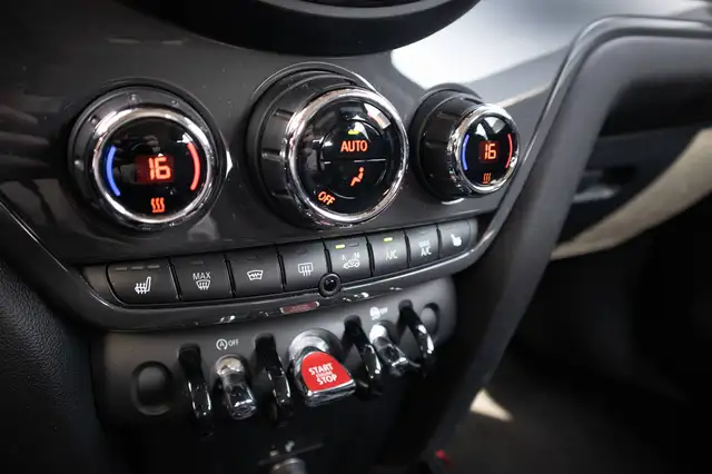 Mini Cooper Cooper view 13