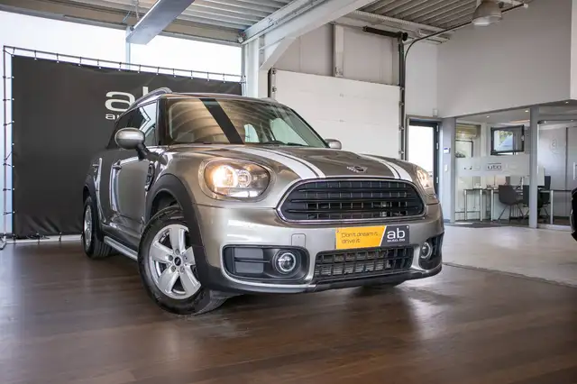 Mini Cooper Cooper view 3