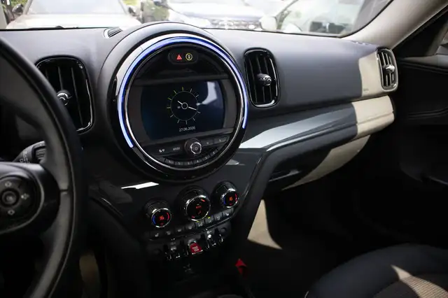 Mini Cooper Cooper view 11