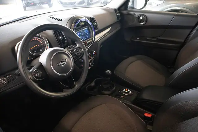 Mini Cooper Cooper view 8