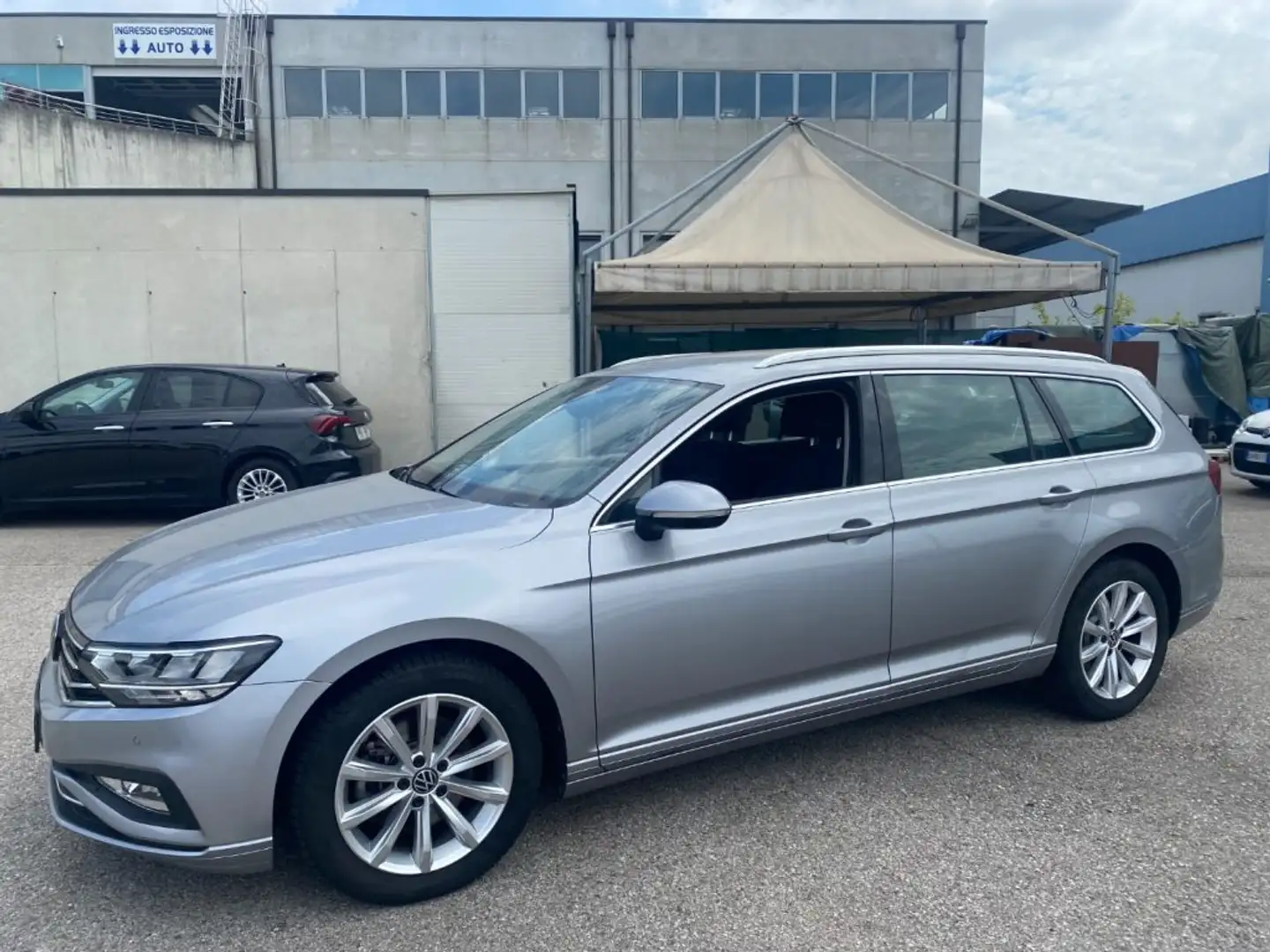 Volkswagen Passat Variant 2.0 TDI SCR EVO DSG Business Argento - 2
