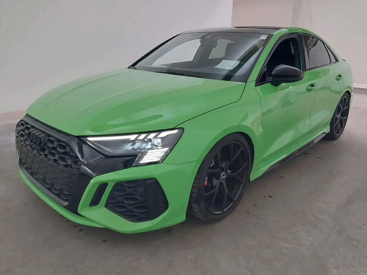 Audi RS3 2.5 quattro Lim. MATRIX RAUTE B&O 19Z. Grün - 1