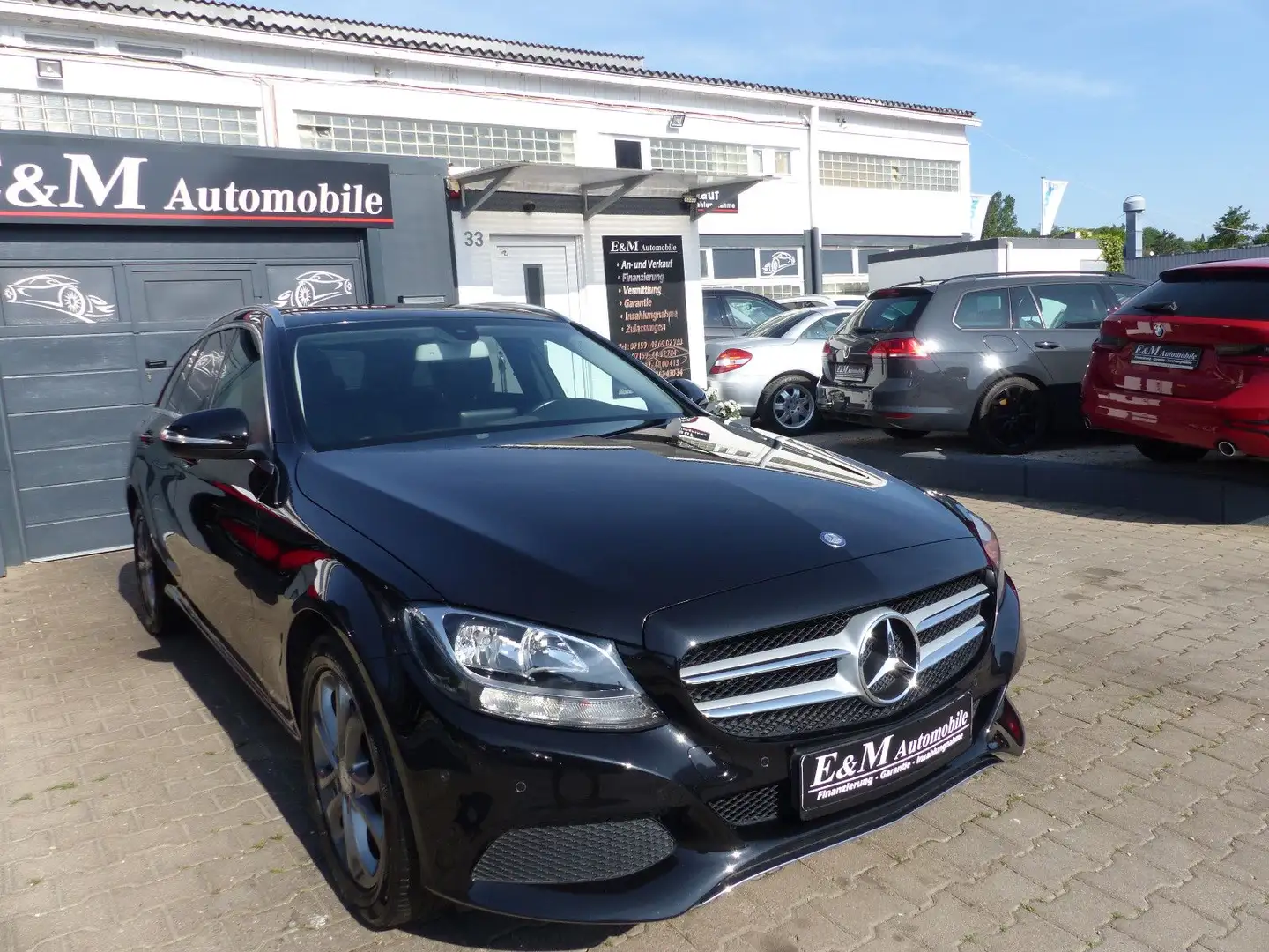 Mercedes-Benz C 180 T CGI*AVANTGARDE*PANO*NAVI*AHK* Schwarz - 2