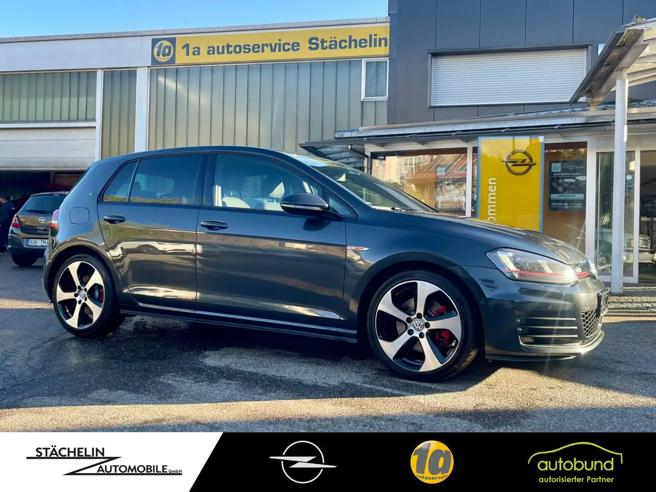 Volkswagen Golf GTI VII 2.0 TSI GTI BMT,ACC,XENON,KEYLESS,NAVI — photo 1 of 15