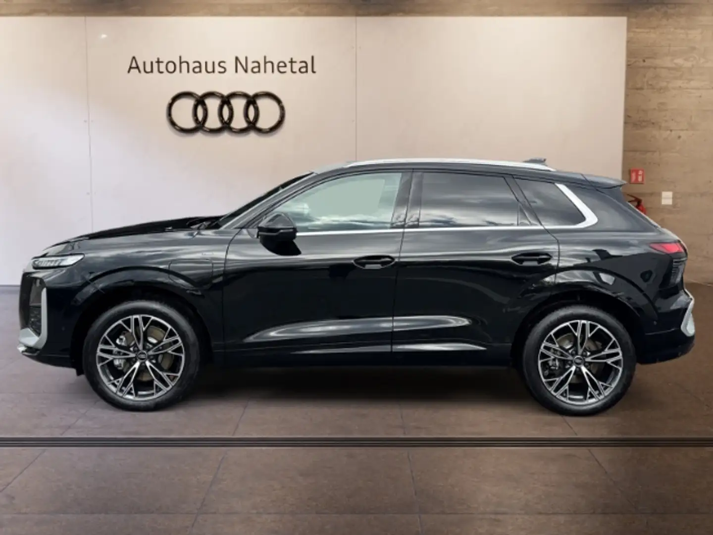 Audi Q3 SUV E-HYBRID S-LINE(2X) LED TECH PRO RÜFA ACC 19'' Schwarz - 2