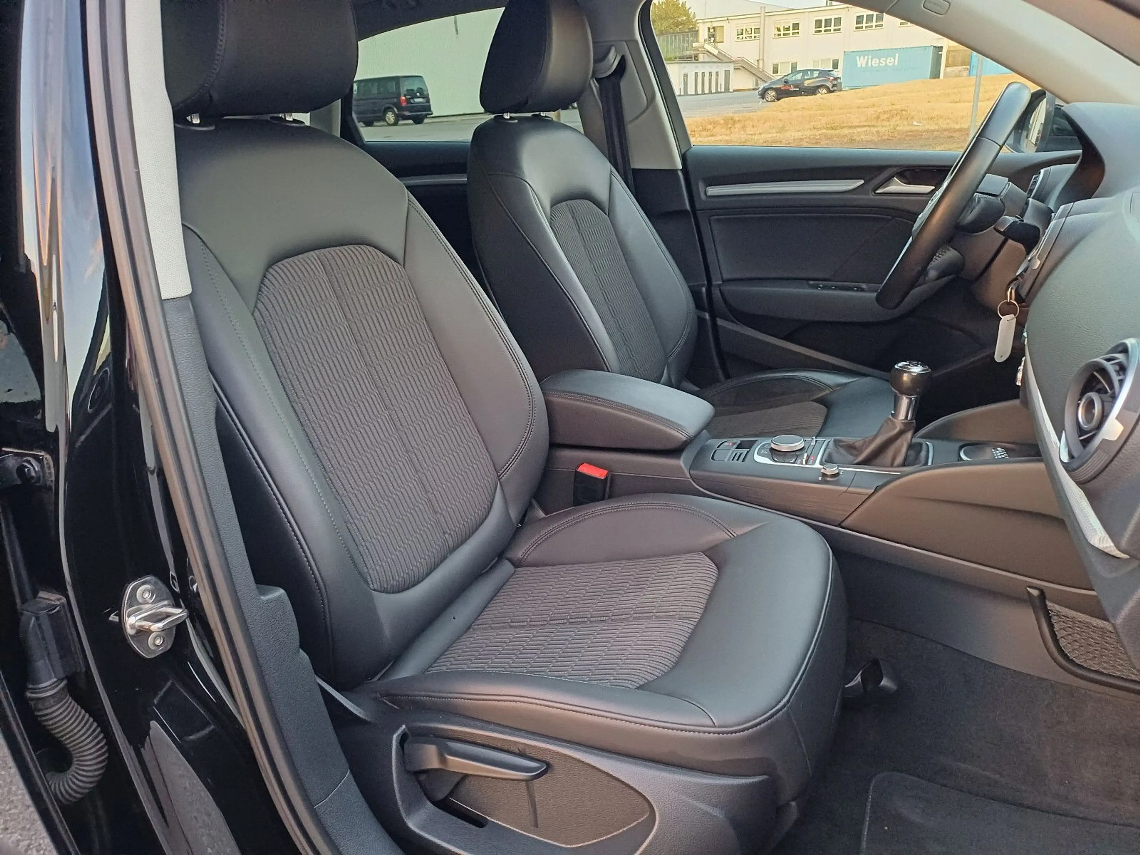Audi A3 Limousine 1.4 TFSI  S-Line/Leder/Xenon/PDC — photo 15
